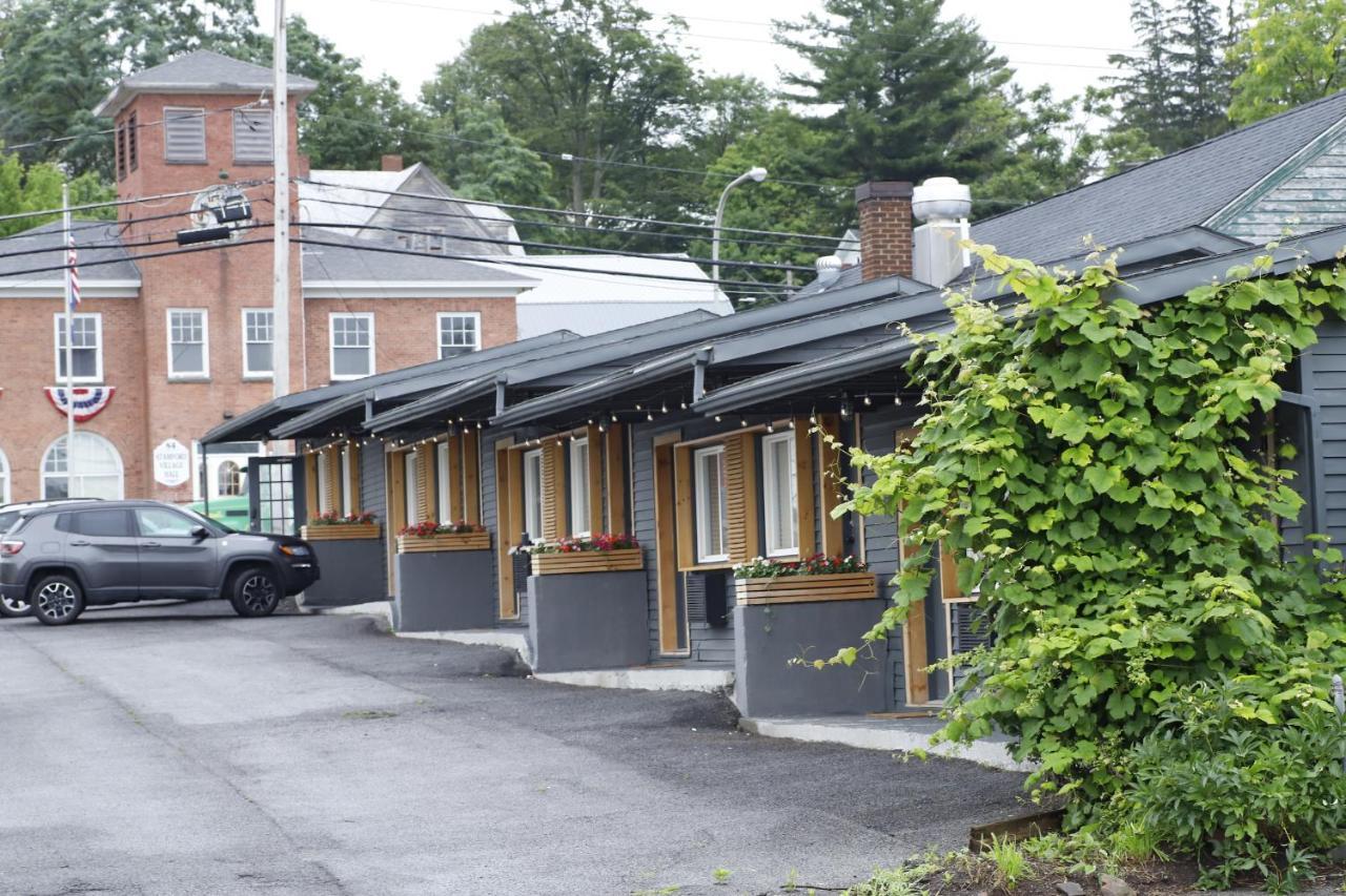The Vine On Main Motel Stamford Ngoại thất bức ảnh