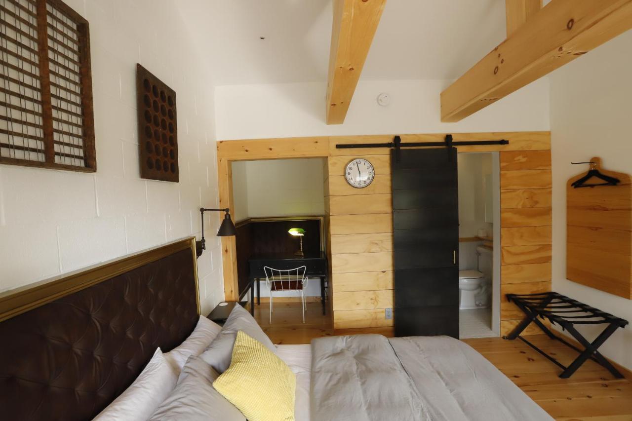 The Vine On Main Motel Stamford Ngoại thất bức ảnh