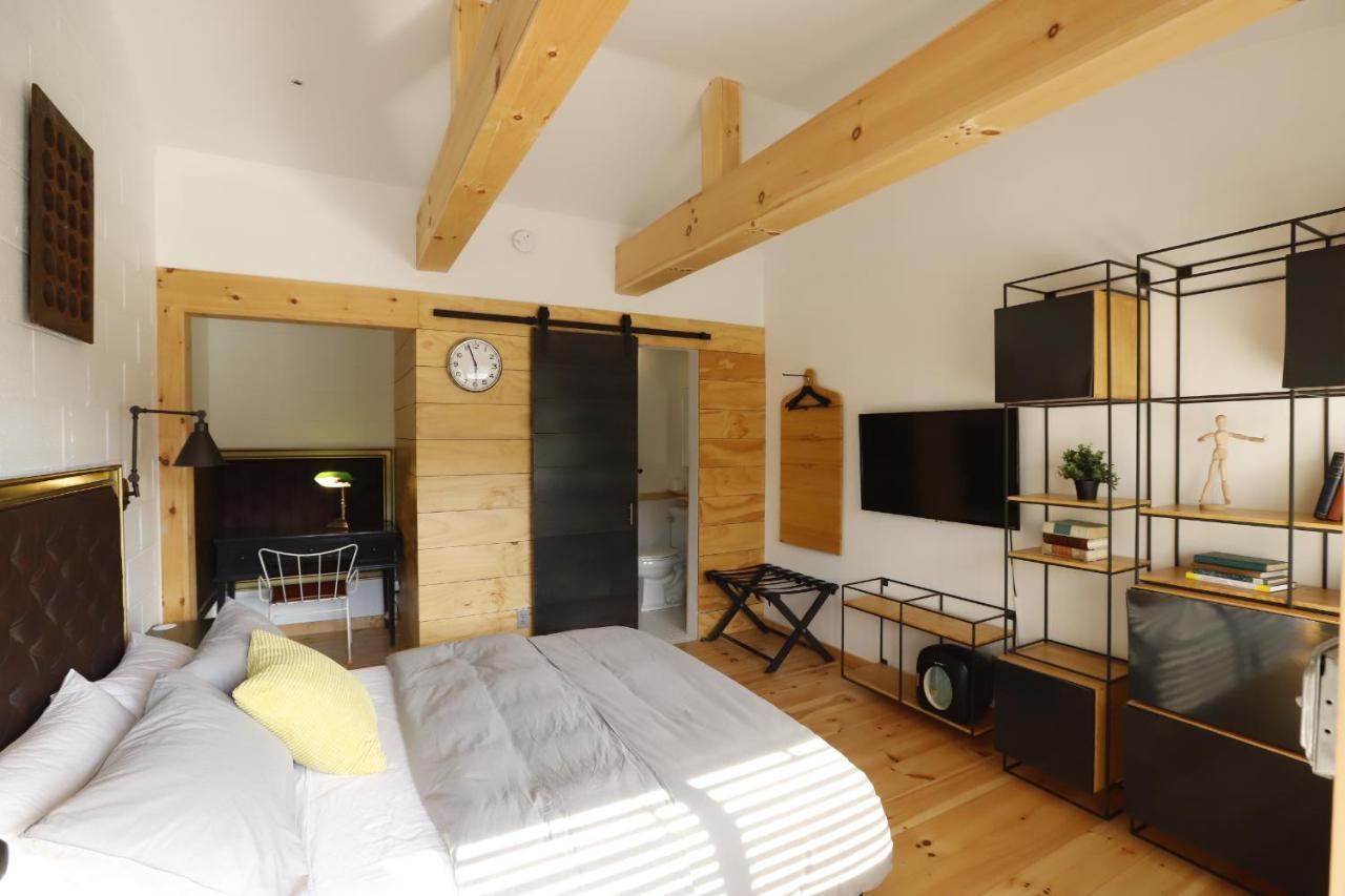 The Vine On Main Motel Stamford Ngoại thất bức ảnh