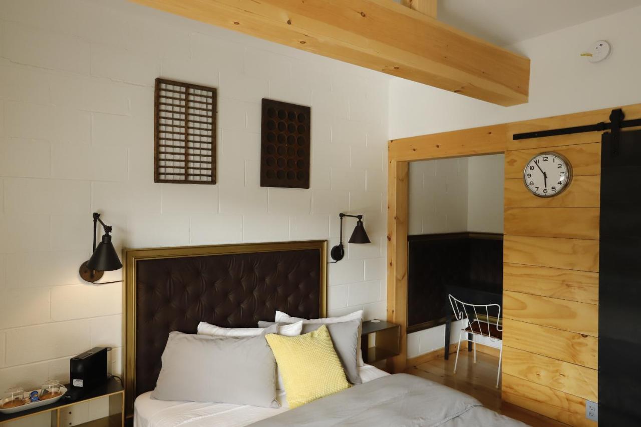The Vine On Main Motel Stamford Ngoại thất bức ảnh