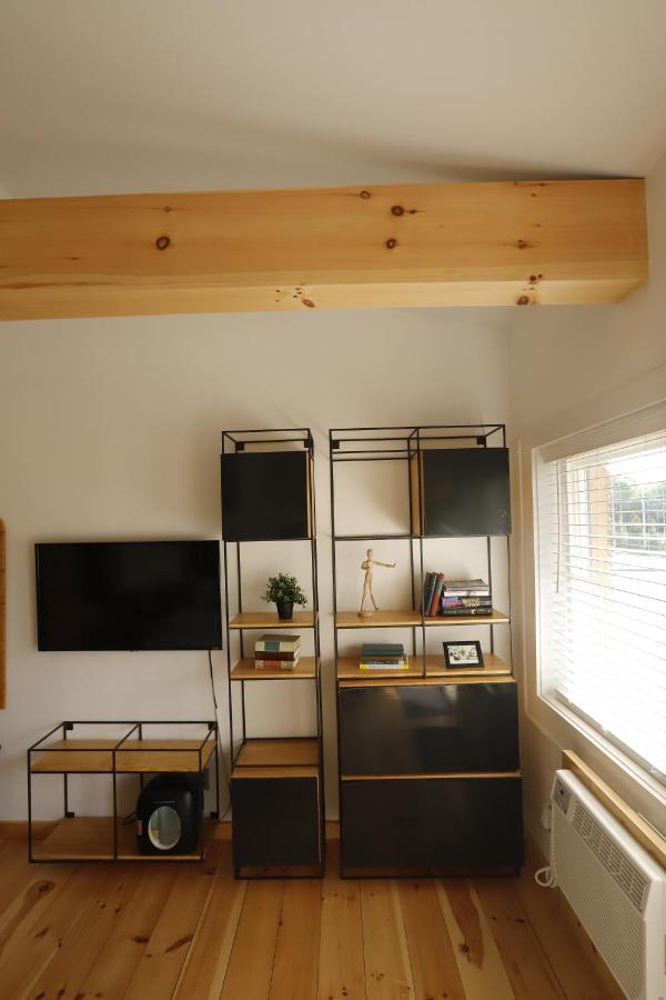The Vine On Main Motel Stamford Ngoại thất bức ảnh